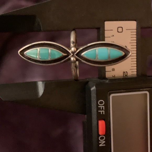 Vintage Native Shadowbox Turquoise Ring - Picture 4 of 12
